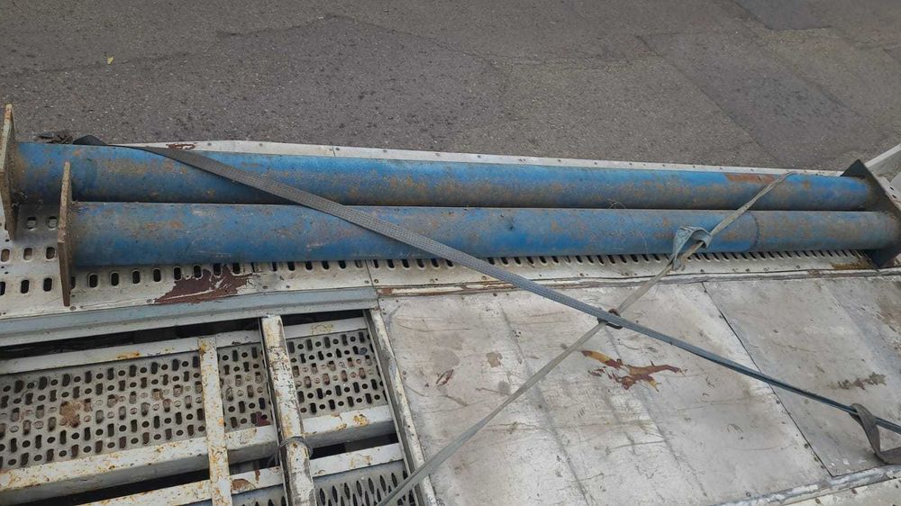Vand 2 stalpi din metal ideali pentru hale ,constructii  310cm / 16 cm