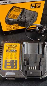 Incarcatorul compact DeWalt DCB115