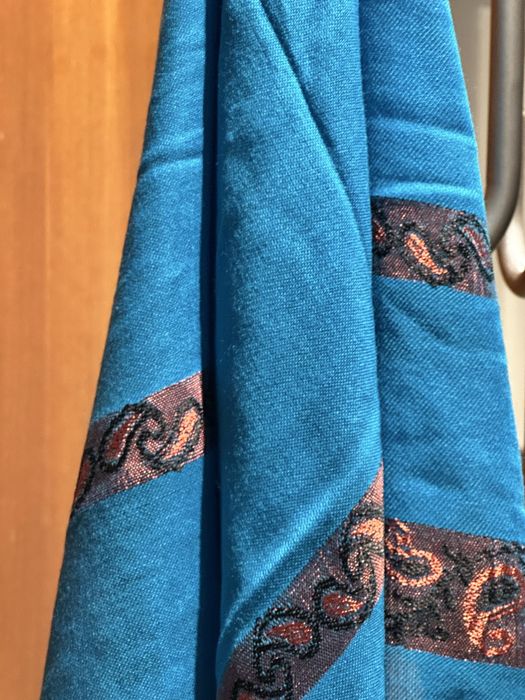 Разкошен копринен персийски шал в синьо и оранж