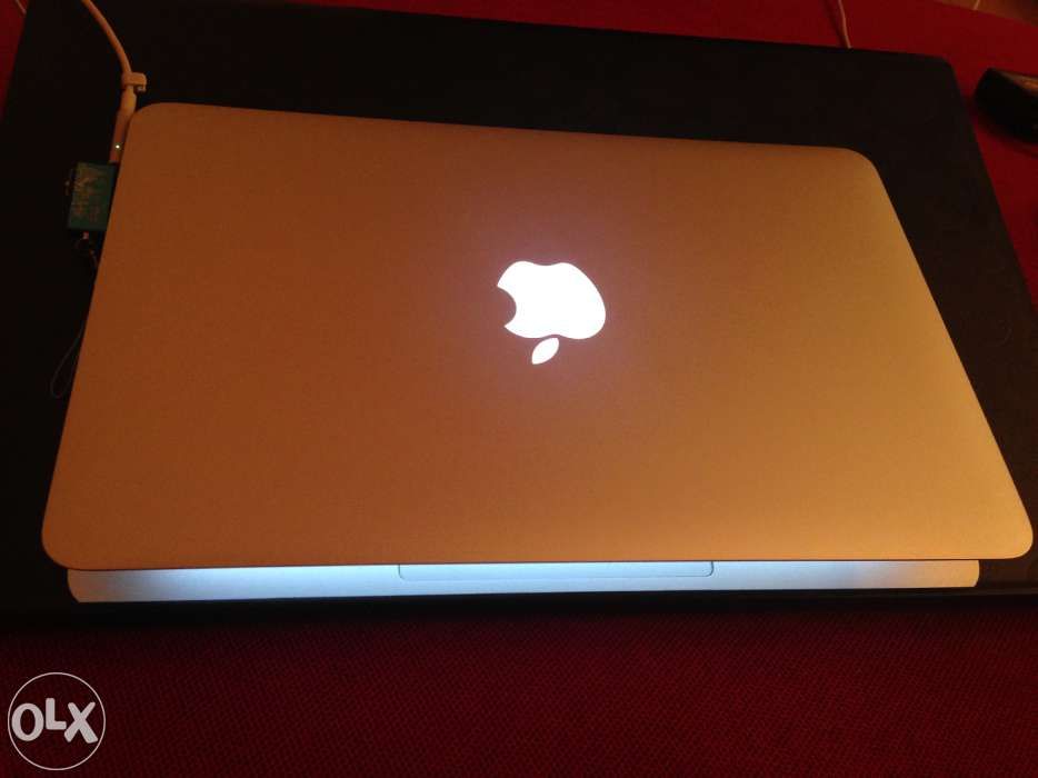Apple MacBook Air 3.1, A1370, 11inch, 2GB, 1.4GHz