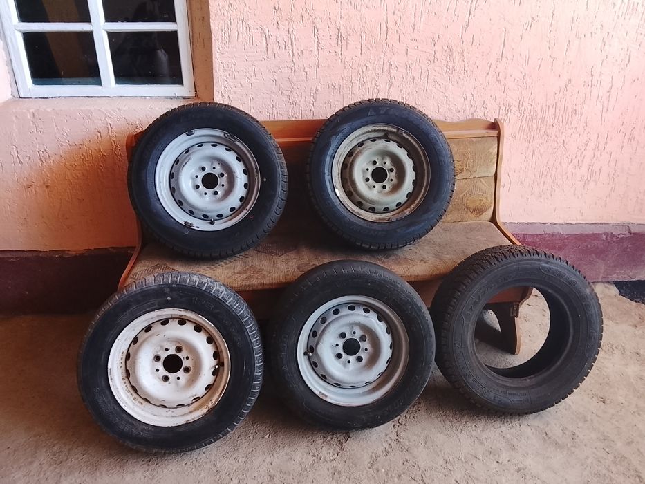 Продам покрышки на 13