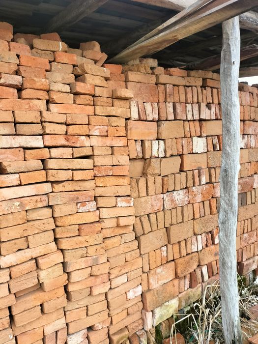 Vând cărămidă noua nefolosita