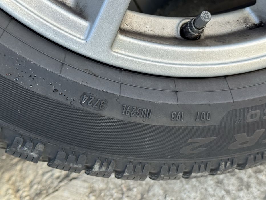 Jante aliaj BMW Seria 3 cauciucuri iarna Pirelli Cinturato 225/50/R17