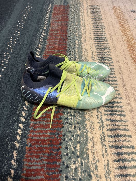 Ghete de fotbal Puma profesionale