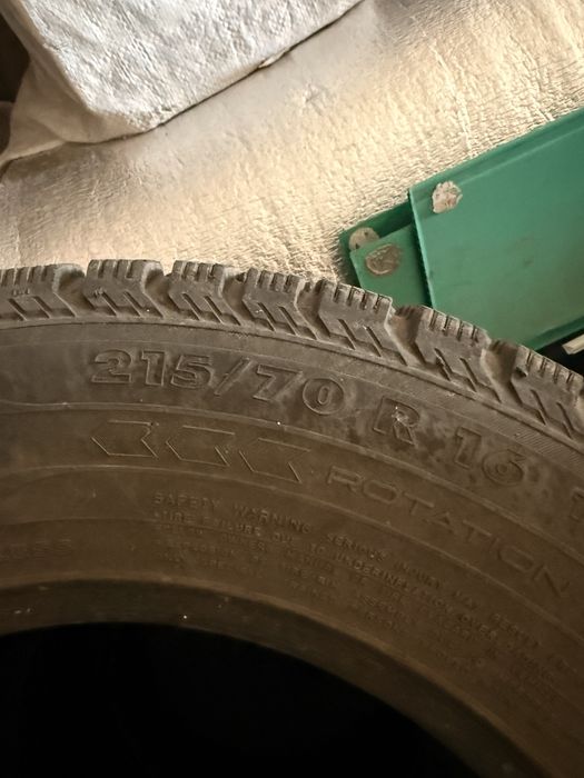 Резина зимняя 215/70r16