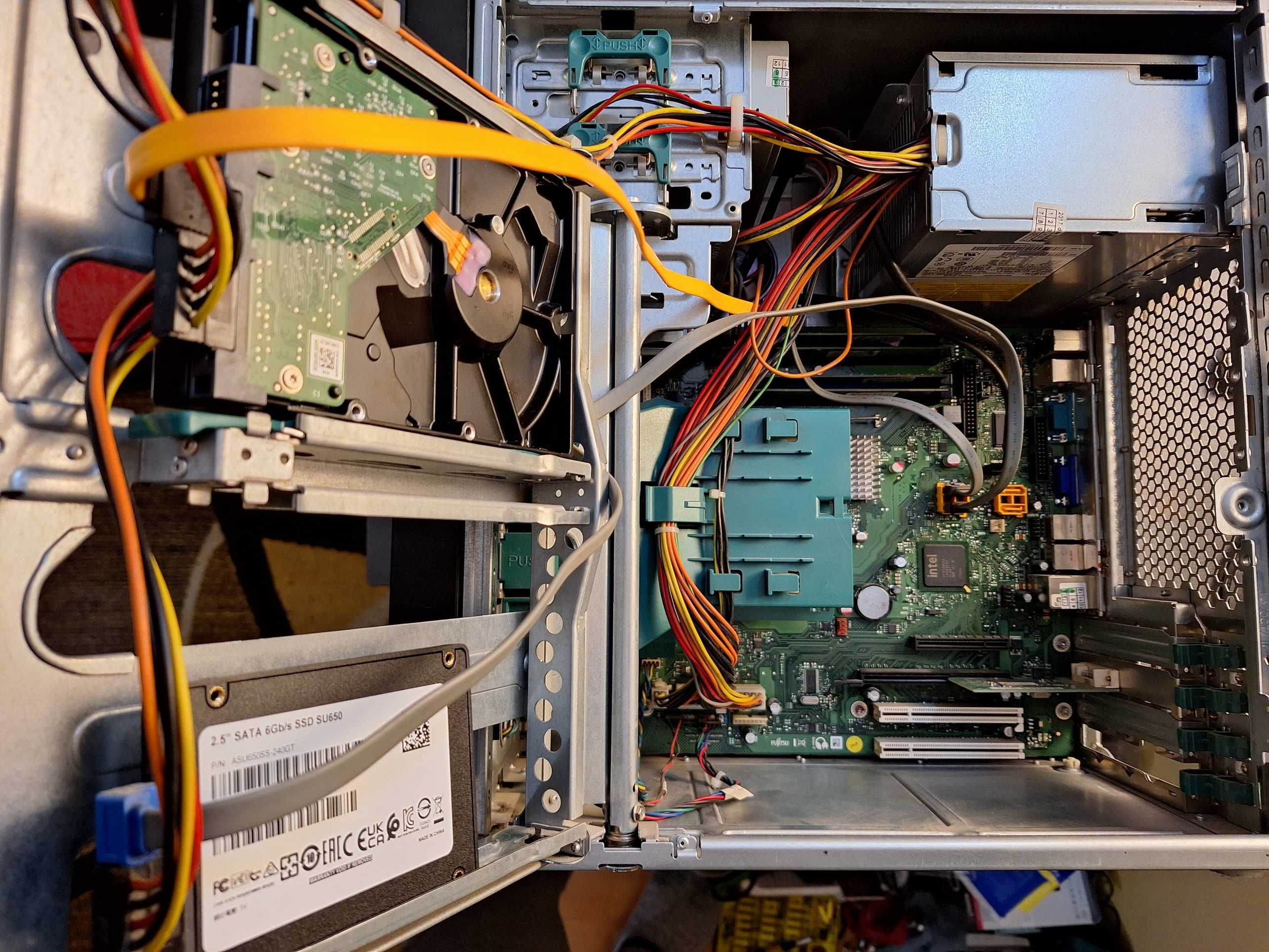PC Fujitsu Esprimo QuadCore, SSD