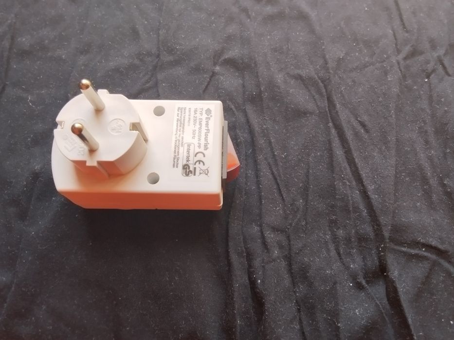 Самостоятелен контакт  с копче за прекъсване, за 220 волта