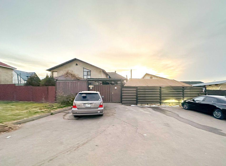 Отдельный дом · 5 комнат · 195.6 м² · 6 сот., мкр Калкаман-2, 23/1