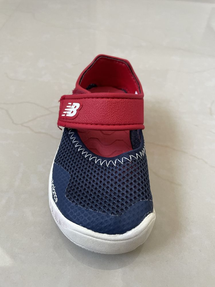 Sandale/Papuci New Balance Marime 22.5