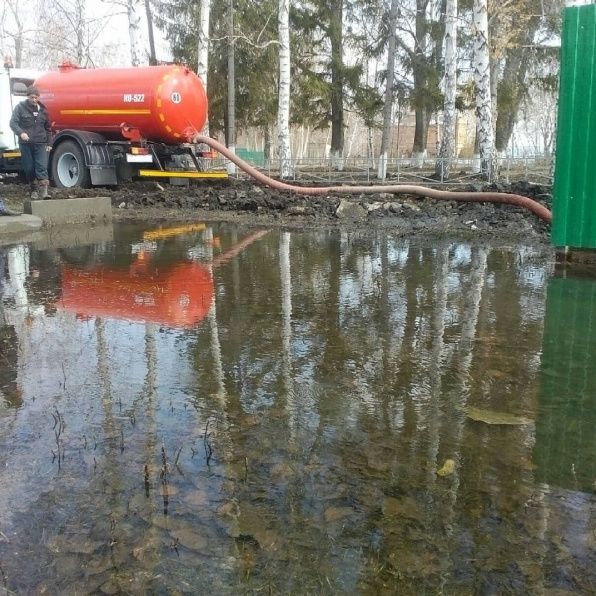 Откачка воды ,пробивка канализации, чистка засоров