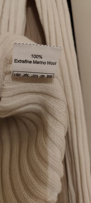 Pulover 100% merinos extrafin  mărime M-L