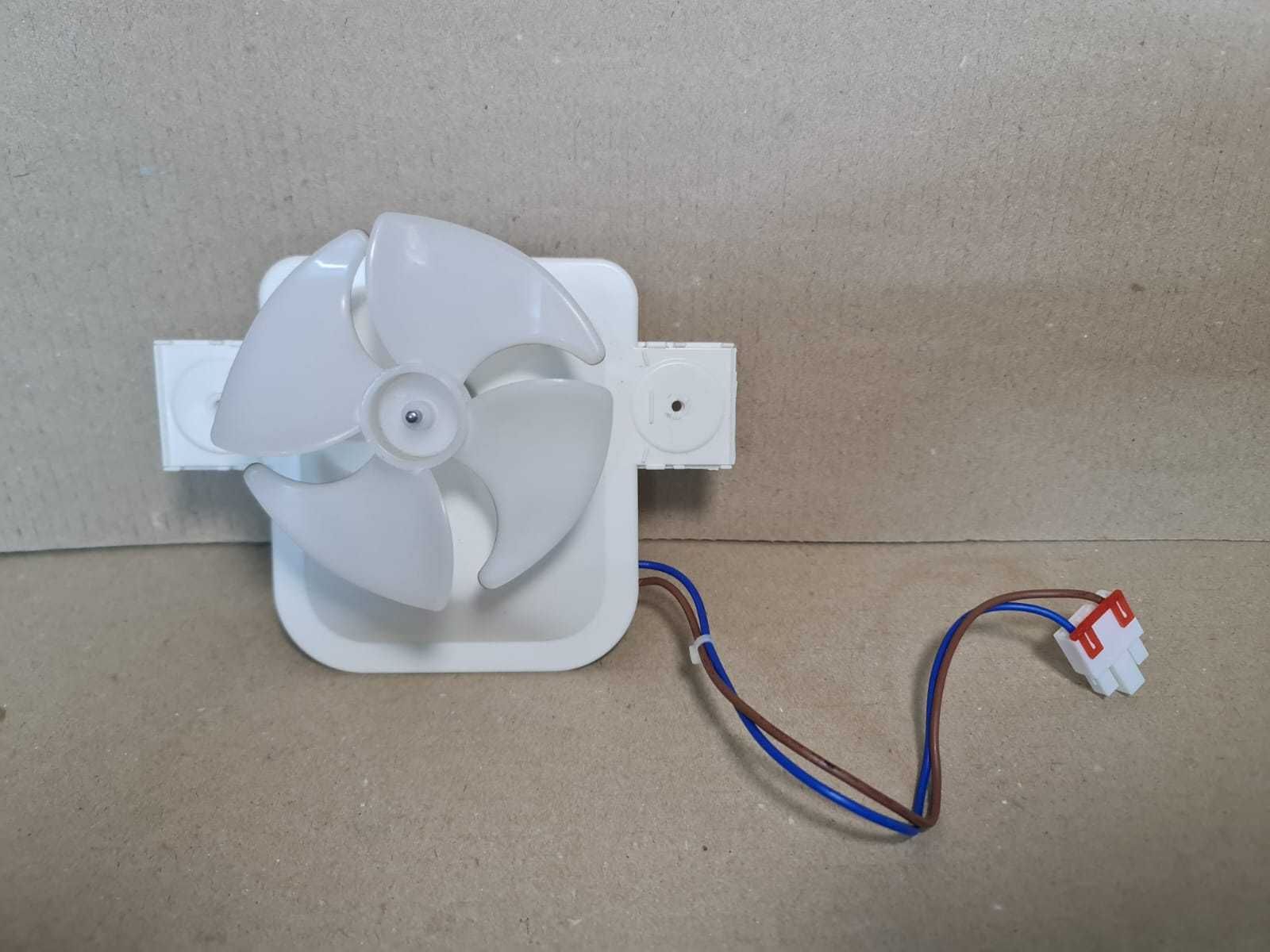 ventilator congelator combina frigorifica arctic ank366nfs+ / C140