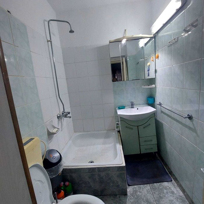 Vand apartament 4 camere in vaslui