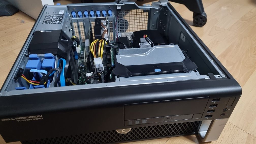 Unitate PC Dell T5810 Xeon E5 2630 v4/16GB RAM/rx580 8GB/256SSD/2.4TB