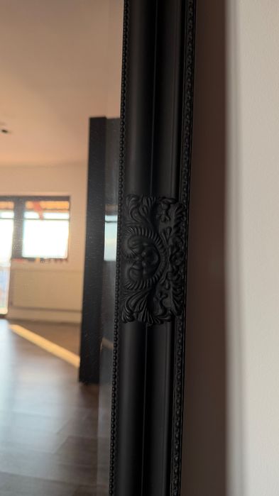 Oglinda cu rama neagra 72/162