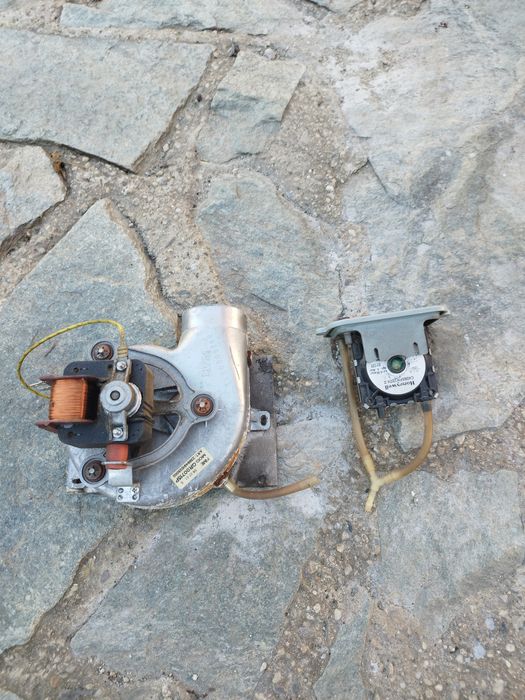 Dezmembrez centrala Ariston