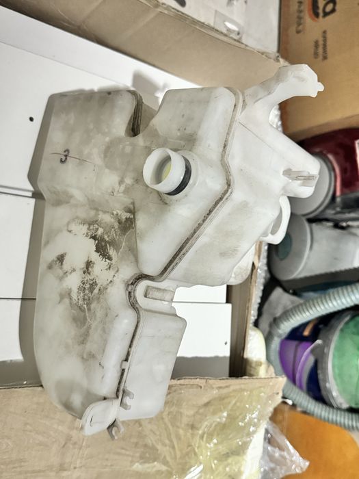 Бачок омывателя Лексус Lexus is250/300/350