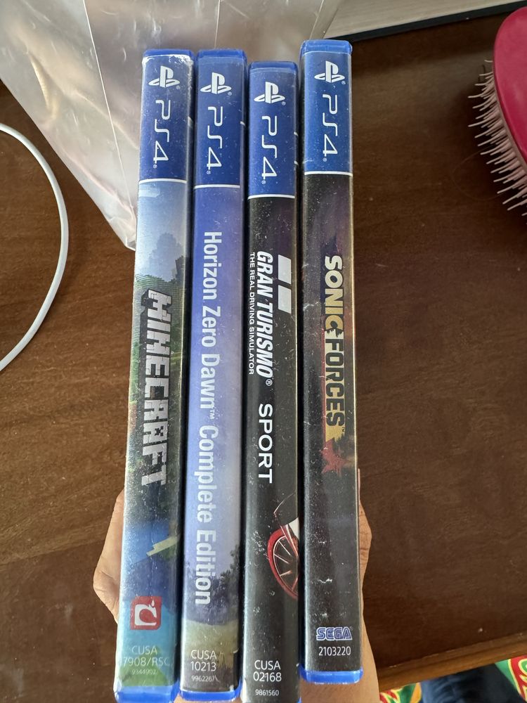 Диски PS4  в иделаьном состояние , 4 штуки
