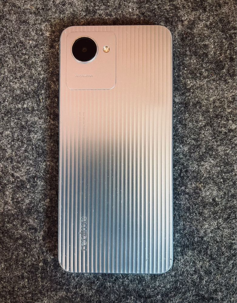 Телефон Realmi c30
