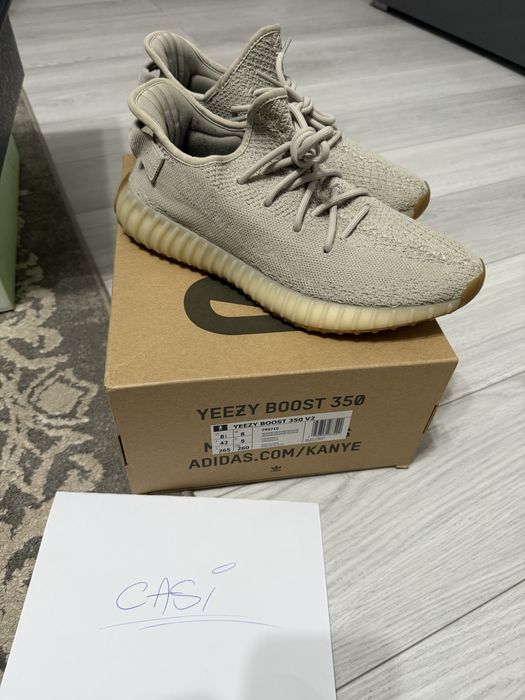 Yeezy 350 V2 Sesame - 9.5/10 - 42