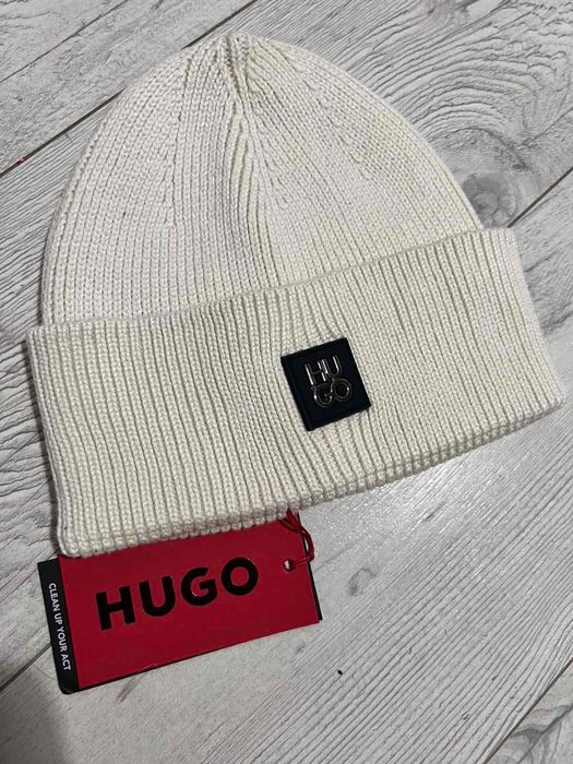 Памучни плетени шапки.