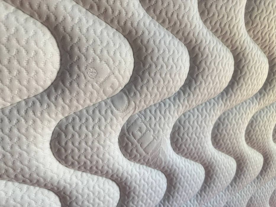 Янги без пружинный Матрас сотилади