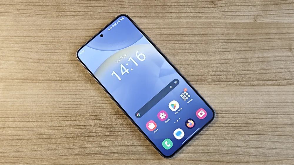Продаётся Samsung S25 Plus 12/256 Silver Shadow в новом состаяние