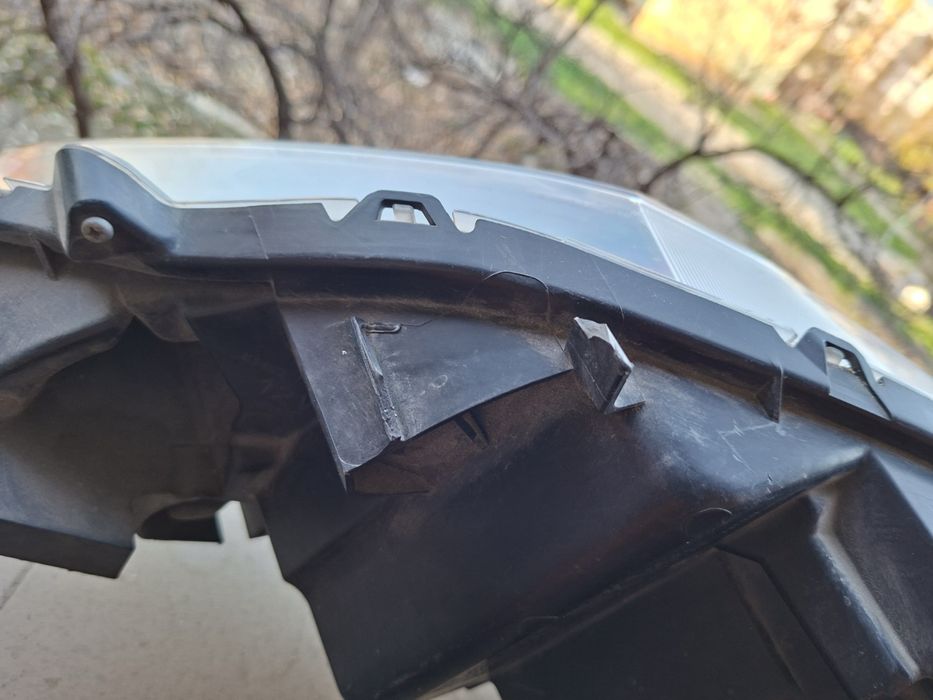 Десен фар MITSUBISHI Eclipse CROSS