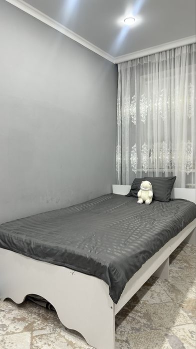 кровать в хорошем состоянии