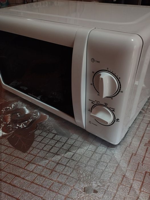 Cuptor de Microunde Heinner