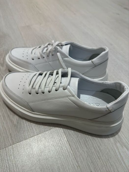 Новые кожаные турецкие кроссовки