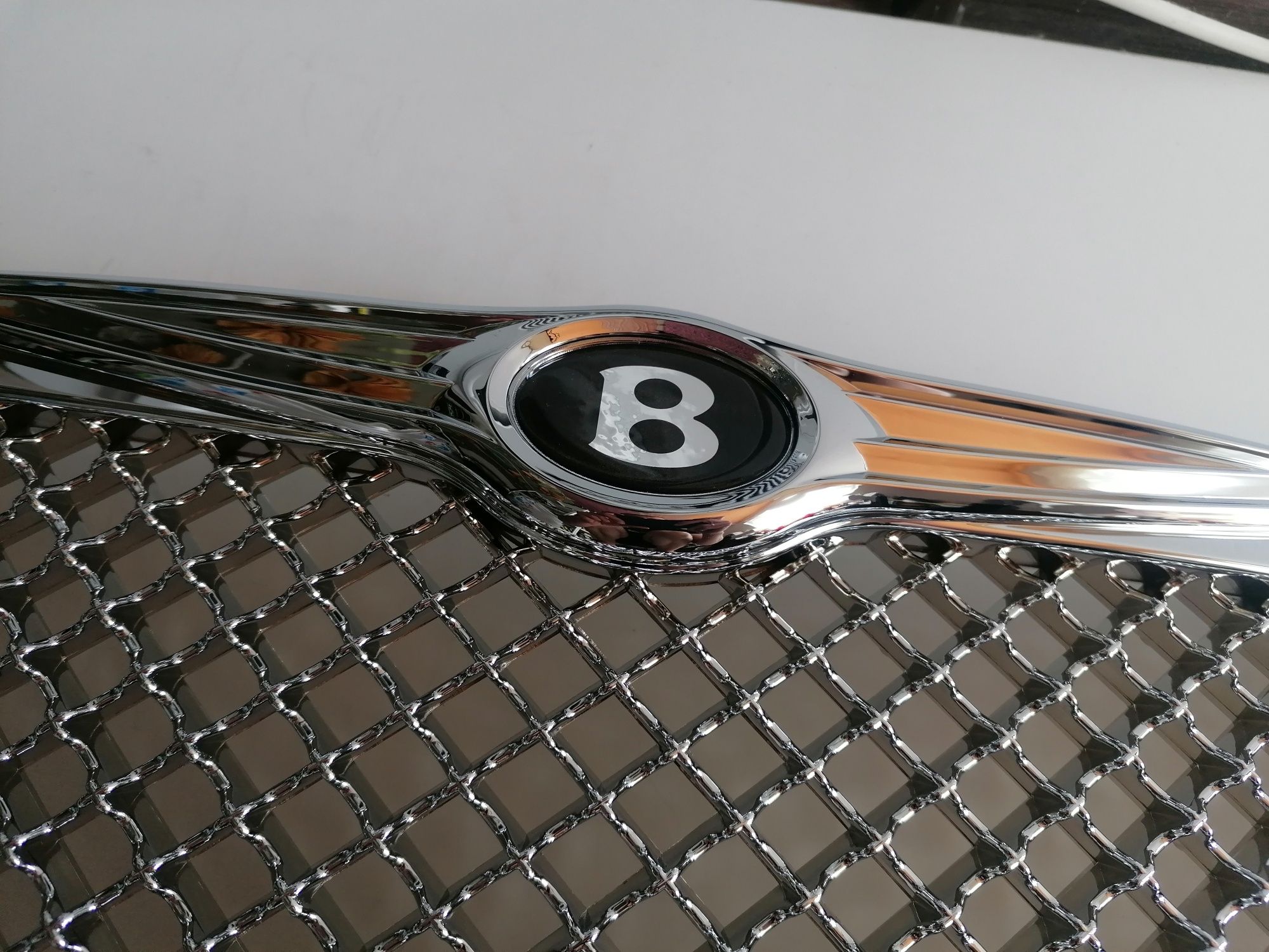 Емблема тип Бентли за Крайслер 300ц решетка chrysler 300c Bentley
