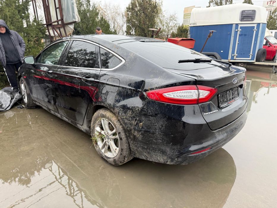Vând Ford Mondeo mk5 avariat