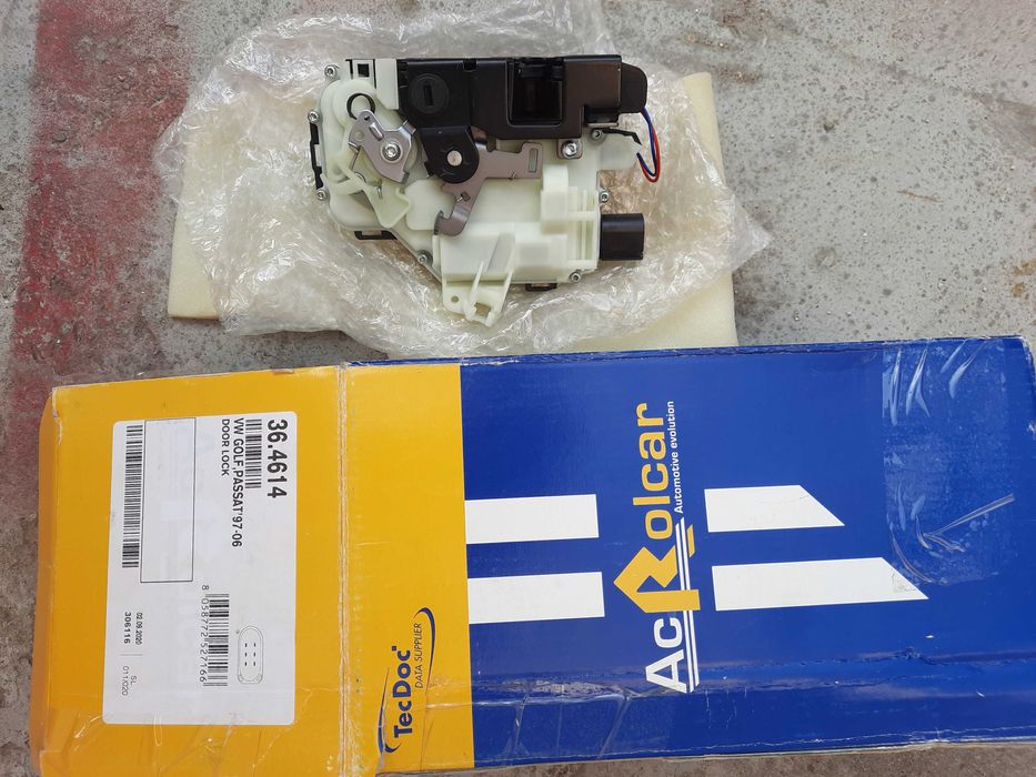 Incuietoare usa spate dreapta VW Golf / Passat , Skoda Octavia