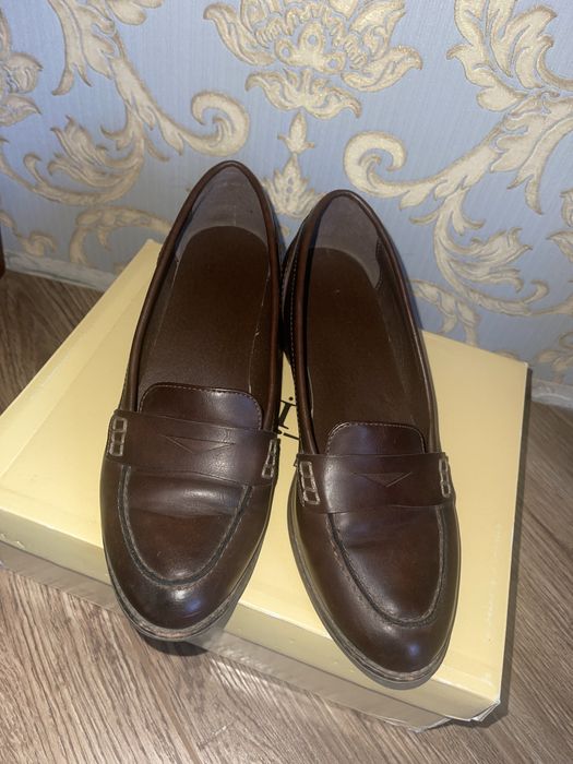 Лоферы женские