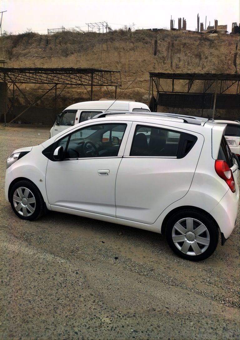 Chevrolet spark sotiladi