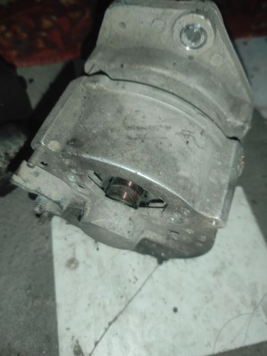 Продам генератор на Фольксваген Пассат