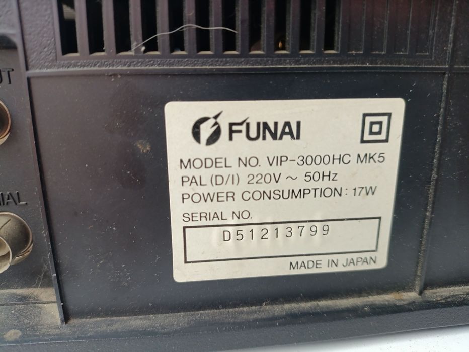 Видеомагнетофон FUNAI,работещ,за нови ремъци
