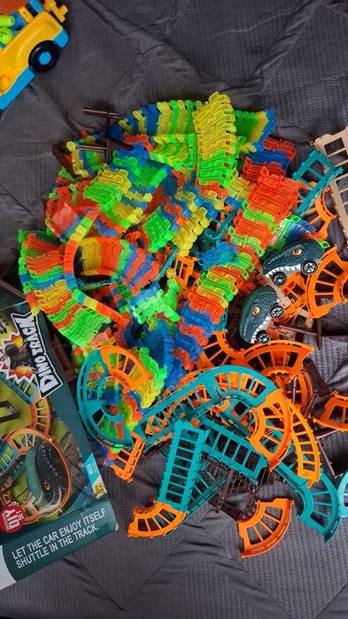 Продам 3 набора дороги