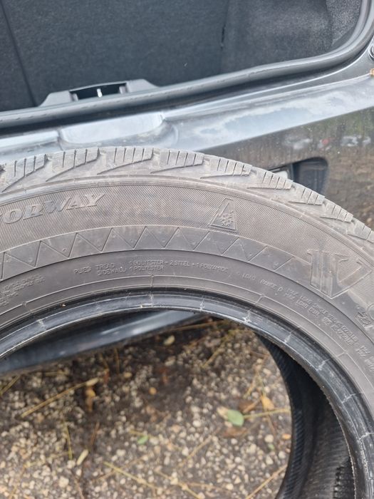 Anvelopa dubiță 215- 65- R16 c  210 lei