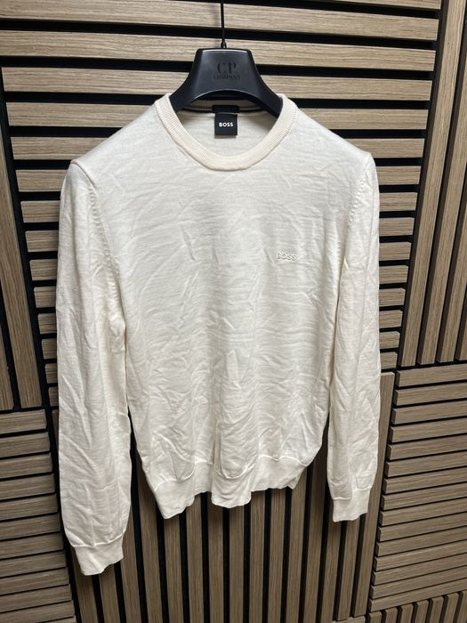 Hugo Boss : Finest Italian Yarn  - 100% вълна размер S / Оригинал