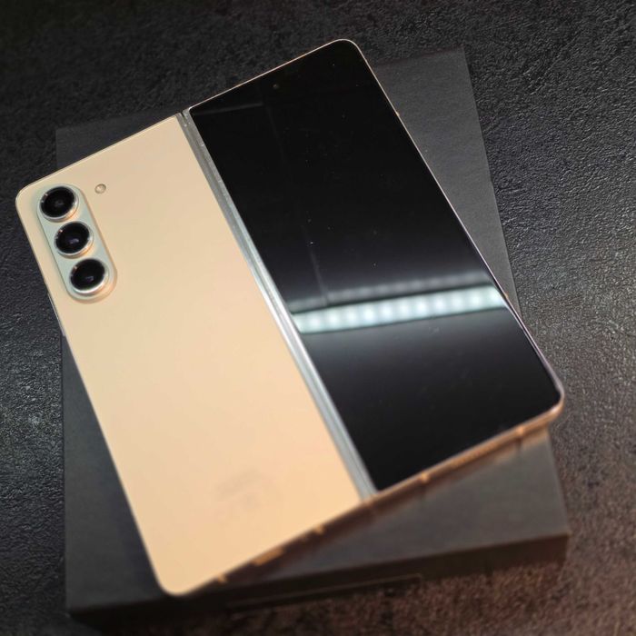 Samsung Z Fold 5 512gb RAM12gb