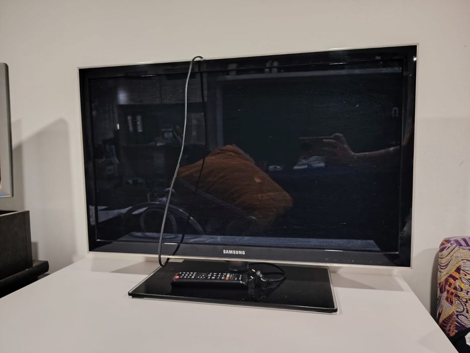 Телевизор  Samsung