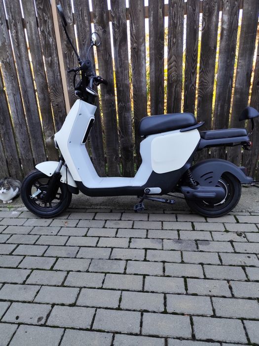 Vând scuter electric nou.