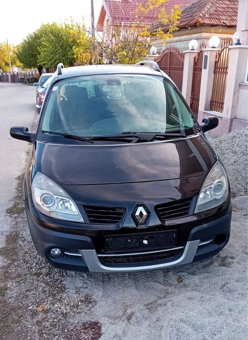 Renault Scenic 2008, cu numere rosii