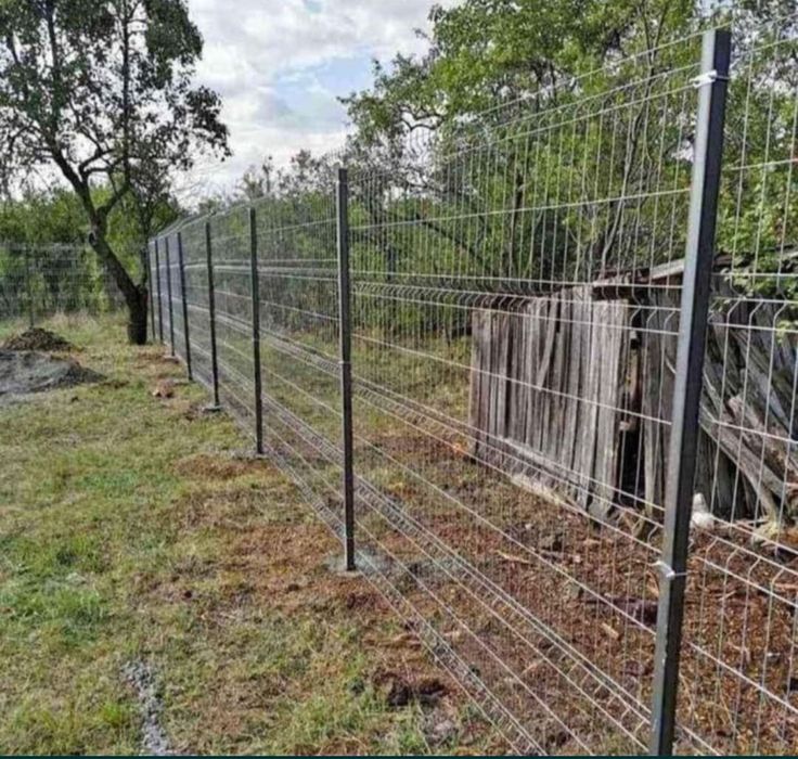 Garduri din sipca metalica, panou tip jaluzele, tabla, plasa si BCA