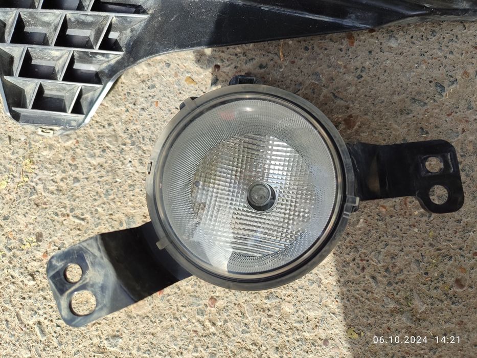 Продам противотуманки на Шевроле оникс