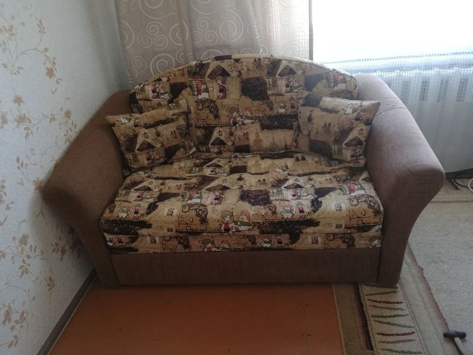 Продам диван подростковый