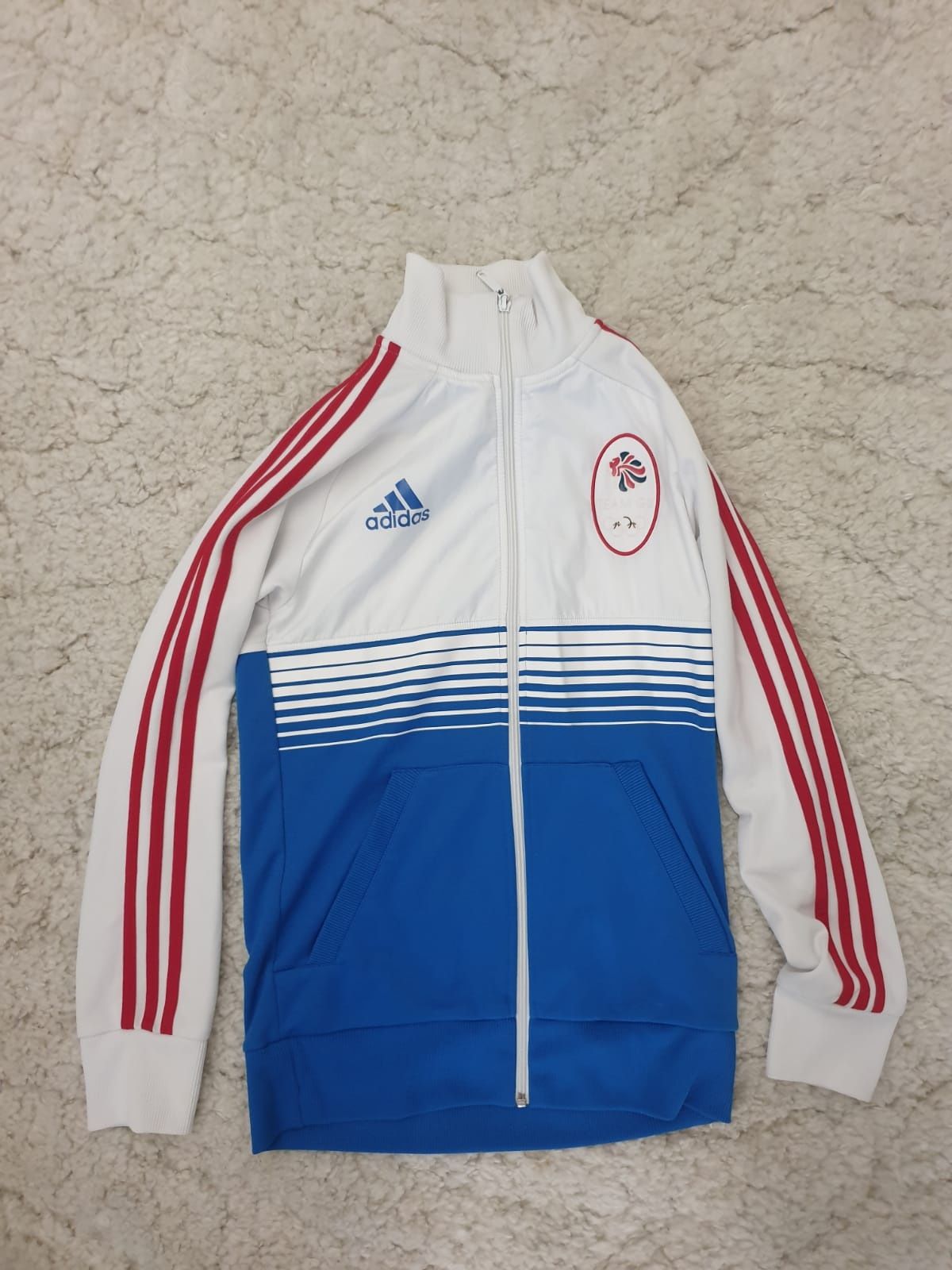 Camasa, pantaloni, geaca