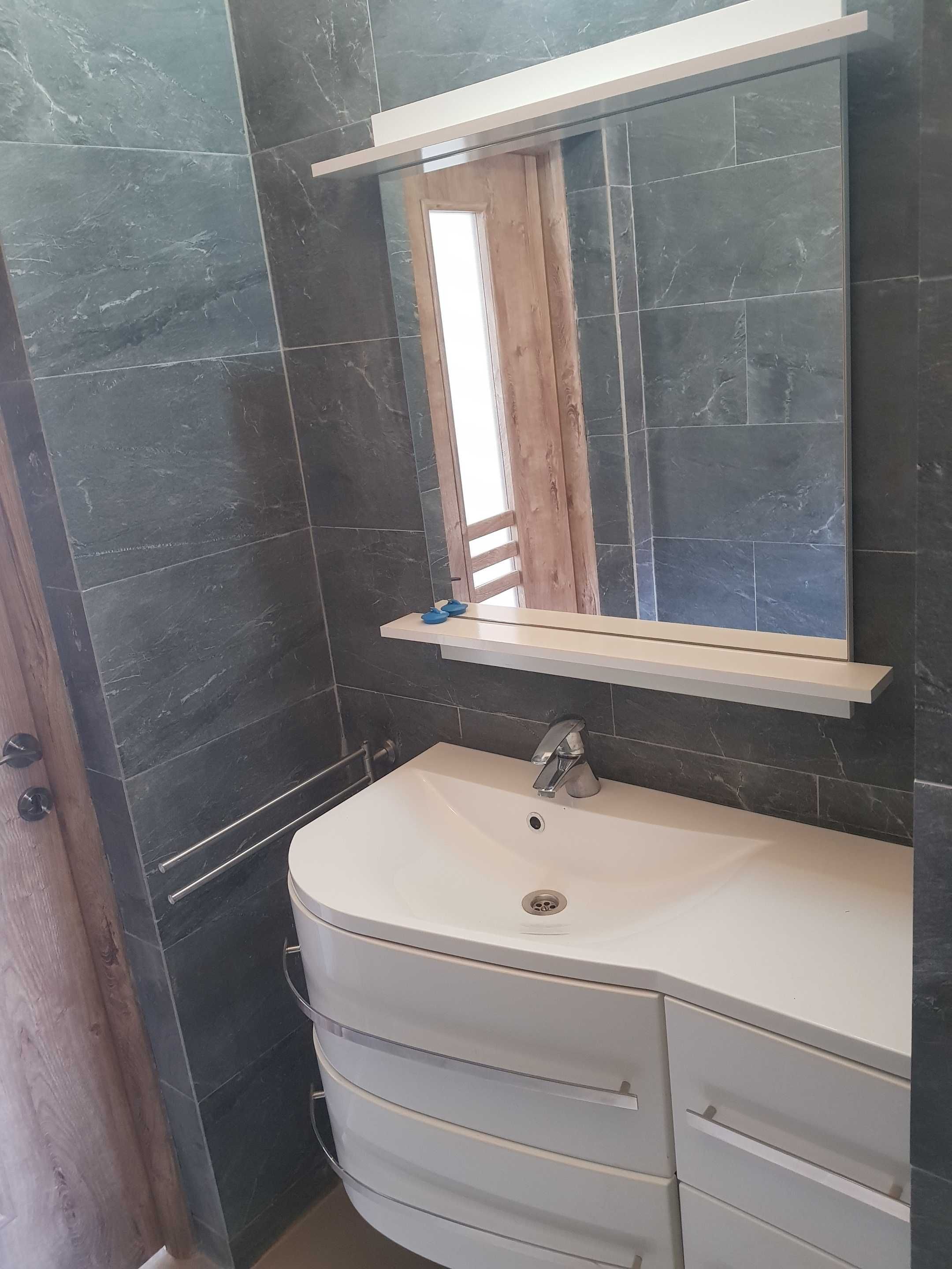 Spatiul comercial 90mp 1 sala + 2 baii la etaj 1 centru
